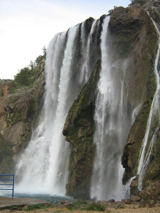 Wasserfall an der Krka-Quelle nahe Knin. Waterfall at the spring of river Krka nearby Knin.